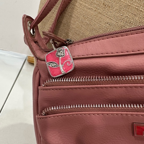 Patented Keychain Purse Hook, with a silver flower by Rainbow Keypers key chain - Picture 3 of 6